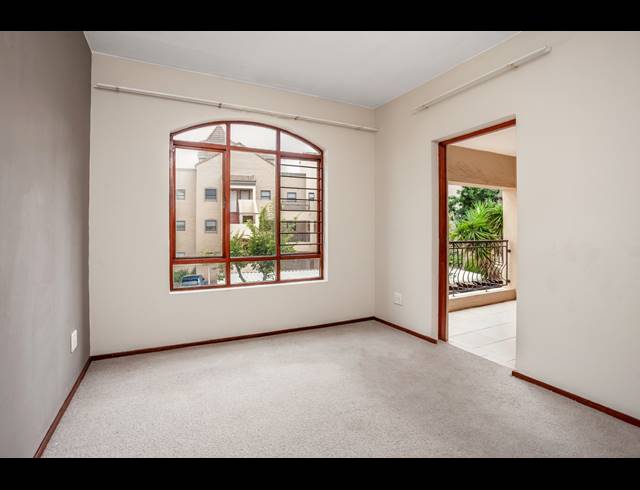 2 BEDROOM APARTMENT FOR SALE IN LONEHILL